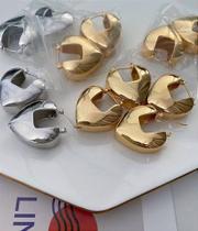 Brinco Coração Semijoia - Par de Brincos Elegantes em Ouro 18k Brinco Coração Semijoia - Par de Brincos Elegantes em Ouro 18k