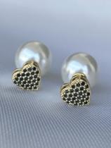 Brinco coração tarraxa perola Brinco coração tarraxa perola