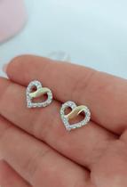 Brinco Coração Vazado De Prata 925 Com Aplique De Ouro 14 K E Zircônias Brinco Coração Vazado De Prata 925 Com Aplique De Ouro 14 K E Zircônias