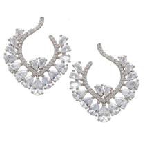 Brinco Cravejado com Zircônias Folheado em Ródio Branco Softjoias