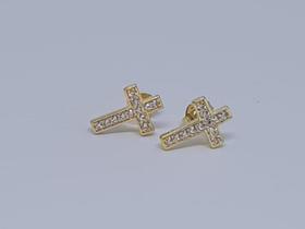 Brinco cruz cravejada banhado a Ouro