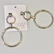Brinco de argola dourado Brinco de argola dourado
