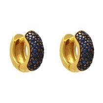 Brinco de Argola Pequena Cravejado de Zircônias Coloridas Folheado em Ouro 18K Softjoias