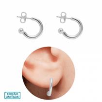 Brinco De Argola Pequeno Com Bolinha Na Extremidade PRI Style Folheado A Prata Antialérgico Brinco De Argola Pequeno Com Bolinha Na Extremidade PRI Style Folheado A Prata Antialérgico