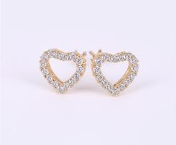 Brinco de Coracao Vazado Cravejado de Zirconas