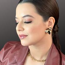 Brinco de Flor Banhado a Ouro 18K Brinco de Flor Banhado a Ouro 18K