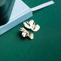 Brinco de Flor Dourado Orgânico Banhado a Ouro 18 K Brinco de Flor Dourado Orgânico Banhado a Ouro 18 K