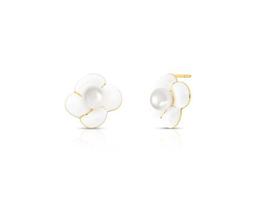 Brinco de Flor Esmaltado com Pérola Banhado a Ouro - Acessório Elegante