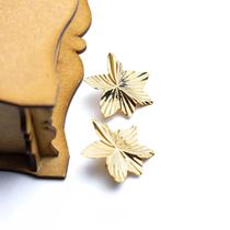 Brinco De Flor Orgânico Raízes Banhado a Ouro 18 K Brinco De Flor Orgânico Raízes Banhado a Ouro 18 K