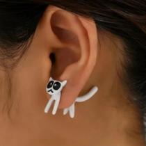 Brinco de Gatinho 3D Tridimensional Fofo Cores Preto e Branco Presente Criativo