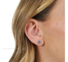 Brinco De Ouro 18k750 Com Zirconia Redonda Azul De 6mm Brinco De Ouro 18k750 Com Zirconia Redonda Azul De 6mm