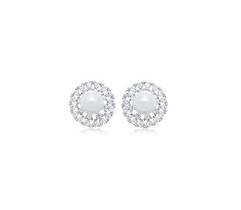Brinco de Pérola com Duas Fileiras de Zircônias Banhado a Ródio Branco - Elegância e Sofisticação Brinco de Pérola com Duas Fileiras de Zircônias Banhado a Ródio Branco - Elegância e Sofisticação