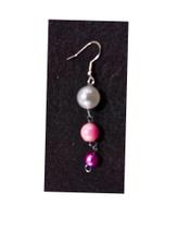 Brinco de pérolas e pérolas rosa Brinco de pérolas e pérolas rosa