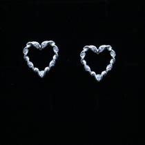 Brinco de prata coração vazado trançado Brinco de prata coração vazado trançado