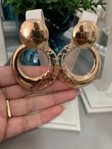 Brinco dourado base e argola