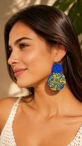 Brinco Dourado Crochê Mandala Azul e Amarelo Brinco Dourado Crochê Mandala Azul e Amarelo