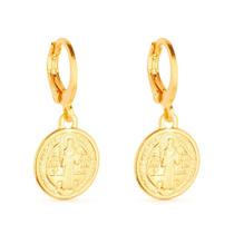 Brinco Dourado de Argolinha Com Medalha Religiosa Brinco Dourado de Argolinha Com Medalha Religiosa