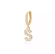 Brinco Dourado Inicial Alfabeto Letra S Argola Strass S1635