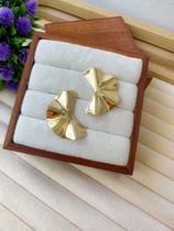 Brinco dourado leque