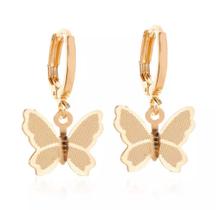 Brinco Dourado Pingente Borboleta Delicado