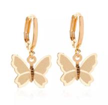 Brinco Dourado Pingente Borboleta Delicado F5965