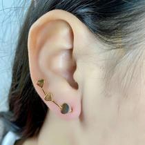 Brinco Ear Cuff 3 Corações Banhado a Ouro 18k