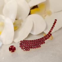 Brinco Ear Cuff Asa Cravejada e Ponto de Luz Rosa