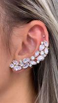 Brinco Ear Cuff Cravejado em Zircônias Cristal - Semijoia Banho Prata