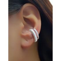 Brinco Ear Hook com Detalhes e Liso Banhado a Prata