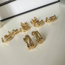 Brinco ear hook eva banhado em ouro 18k Brinco ear hook eva banhado em ouro 18k