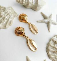 Brinco em bijoteria concha chick