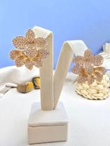 Brinco em de flor ear jacket cravejado com zirconias