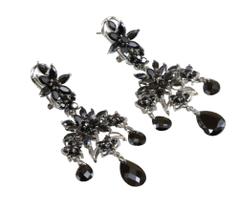 Brinco em prata 925 com pedra ônix Brinco em prata 925 com pedra ônix