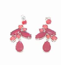 Brinco em rodio branco/com pedras cristal Ruby