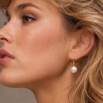 Brinco Feminino Argola Pérola Elegante Banhado á Ouro 18k, Ideal para Uso Diário, Festas e Presente Dia das Mães