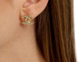 Brinco Feminino com Microzircônias Folheado a Ouro 18k Brinco Feminino com Microzircônias Folheado a Ouro 18k