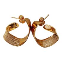 Brinco feminino,com taraxa sofisticado todo cravejado em zircônia, folheado ouro18k Brinco feminino,com taraxa sofisticado todo cravejado em zircônia, folheado ouro18k