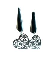 Brinco Feminino Coração Bem Me Quer Lindo Aço Inox - 5 cm Brinco Feminino Coração Bem Me Quer Lindo Aço Inox - 5 cm