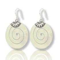 Brinco Feminino Gancho Redondo Espiral Prata Madri Perola