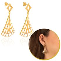 Brinco Feminino Triangulo Detalhado Liso Longo Pendurado