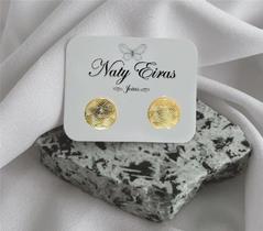 Brinco fixo redondo com escamas