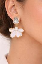 Brinco Flor Dourado com Pérola Feminino Delicado Bijuteria Elegante - Genérico Brinco Flor Dourado com Pérola Feminino Delicado Bijuteria Elegante - Genérico