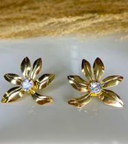 Brinco flor folheado Brinco flor folheado