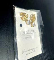 Brinco folha c ponto d luz quadrado Brinco folha c ponto d luz quadrado