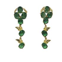 Brinco folheado a ouro com pedra oval verde e borboletas