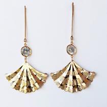 Brinco folheado a ouro leque com zirconia Lilica Brinco folheado a ouro leque com zirconia Lilica