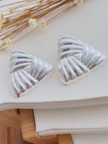 Brinco Folheado a Prata Triângulo