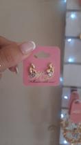 Brinco folheado com detalhe de zirconia