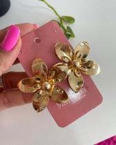 Brinco G Flor Foleado Brinco G Flor Foleado