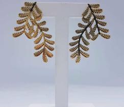 Brinco galhos banhado a ouro 18k